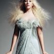 Christina-Aguilera-W2